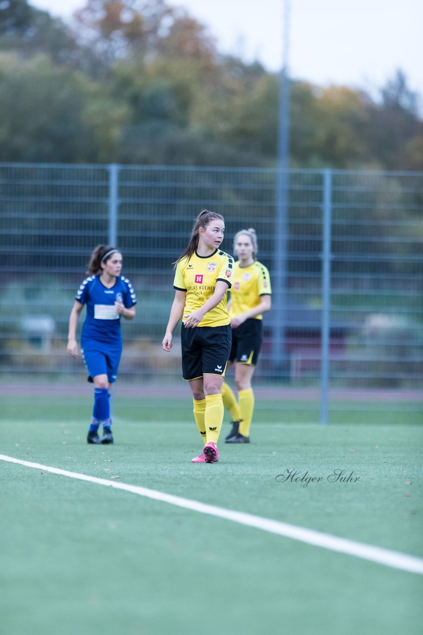 Bild 339 - F SSC Hagen Ahrensburg - SV Frisia 03 Risum-Lindholm : Ergebnis: 2:0